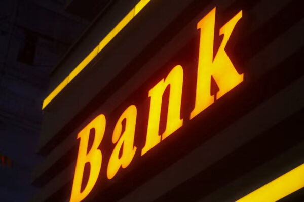 A qué hora abren los bancos en España