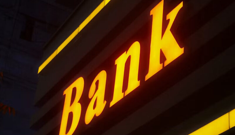 A qué hora abren los bancos en España