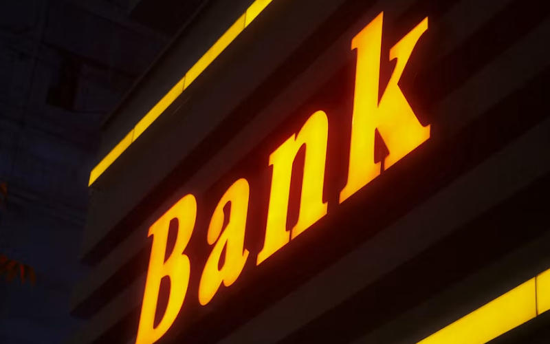 A qué hora abren los bancos en España